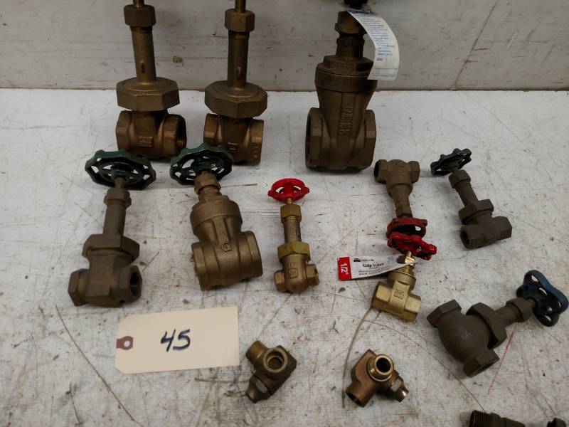 lot 45 image: Asstd Gate Valves, 12-2...
