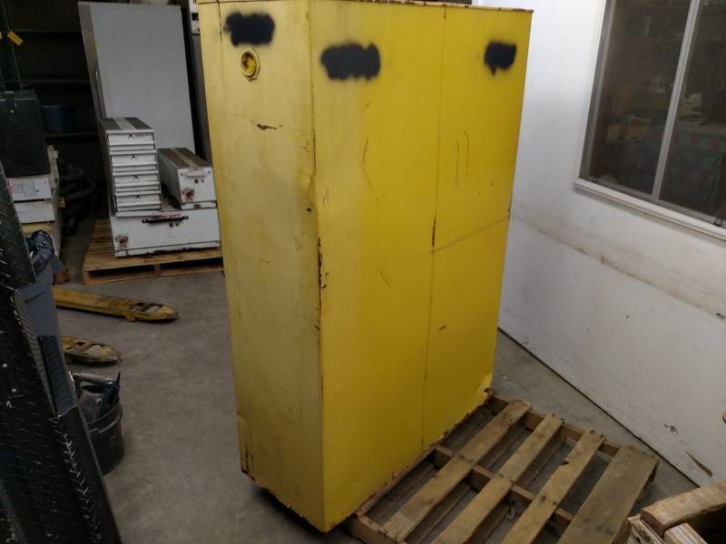 lot 59 image: Flammable Cabinet, 43x18x65...