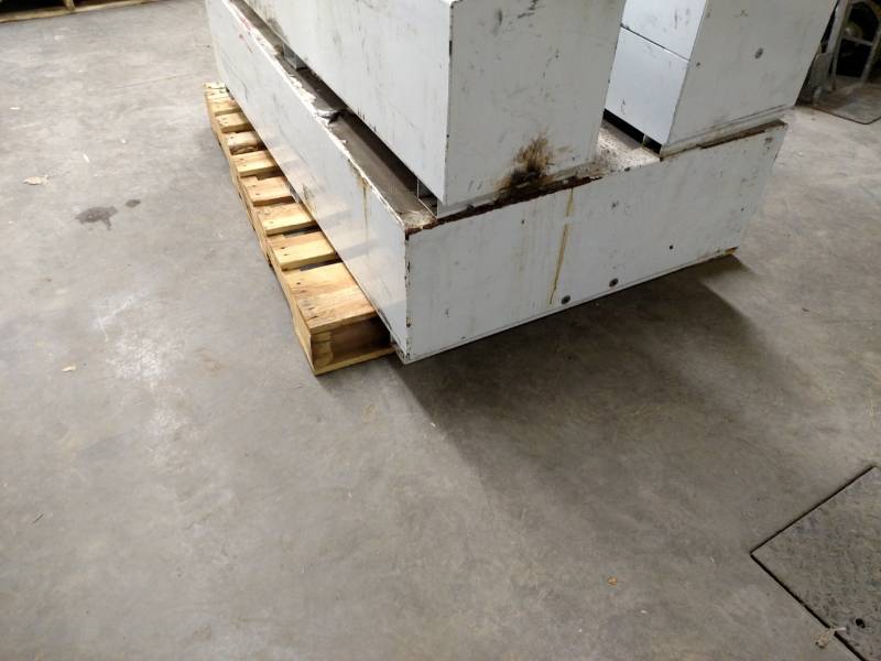 lot 63 image: Weather Guard Rat Pack Toolbox, 30x...
