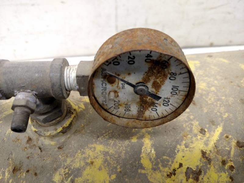 lot 89 image: Portable Air Tank...