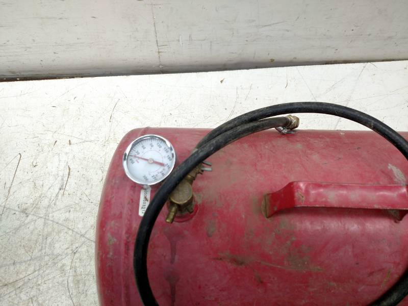lot 92 image: Portable Air Tank...