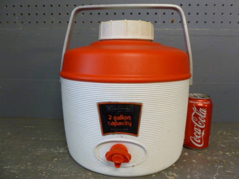 lot 11 image: Vintage Water Jug
