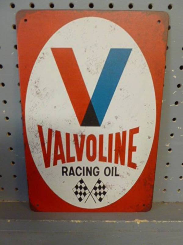 lot 15 image: Sign