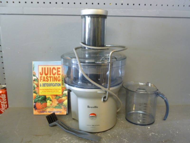 lot 34 image: Juicer