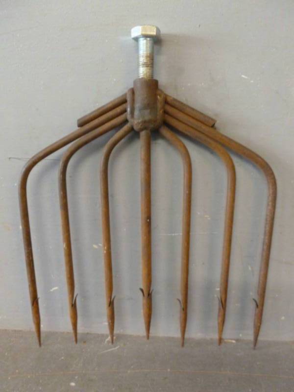 lot 123 image: Vintage Spear Head