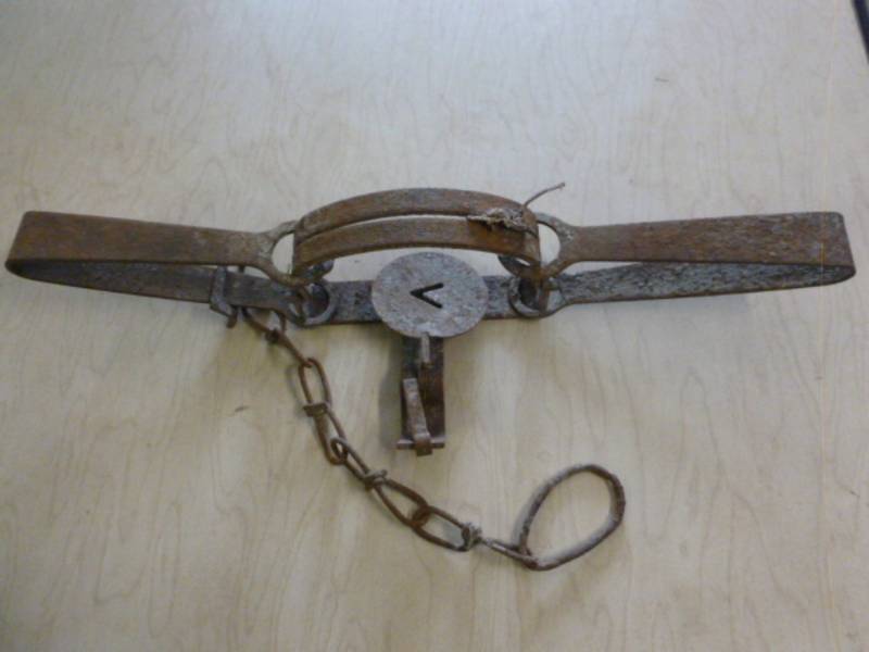 lot 159 image: Vintage Trap