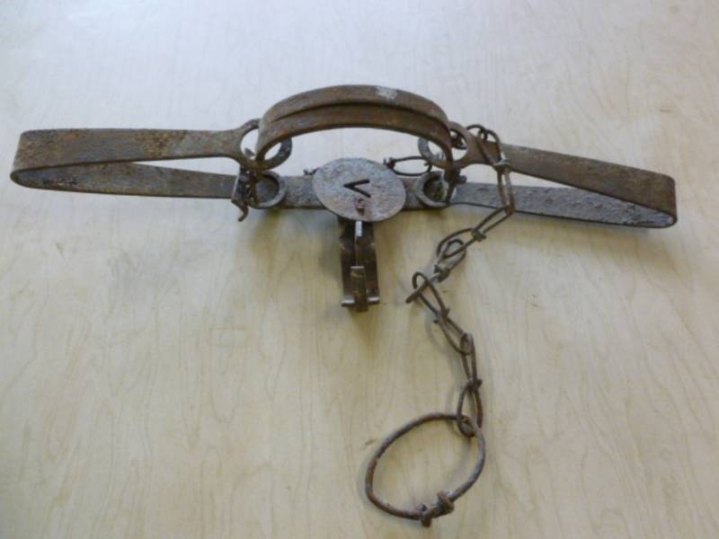 lot 162 image: Vintage Trap