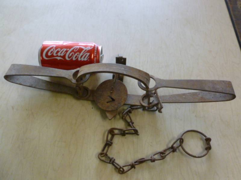 lot 166 image: Vintage Trap