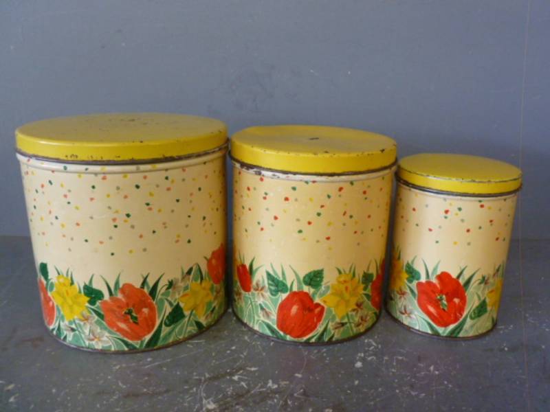 lot 173 image: Vintage Kitchen Canister Set