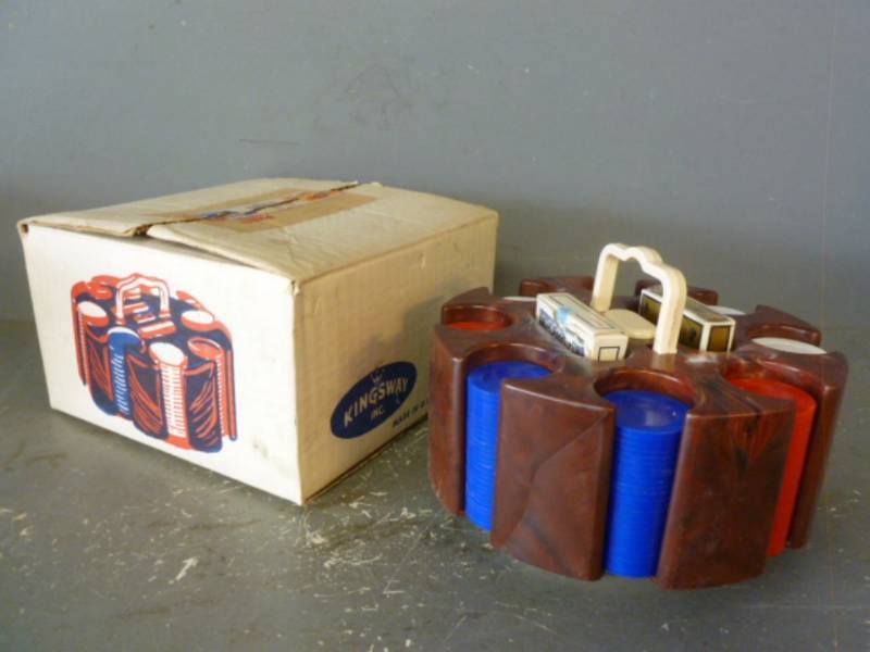 lot 175 image: Vintage Poker Chip Set