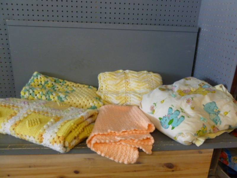 lot 180 image: Afghan Blanket
