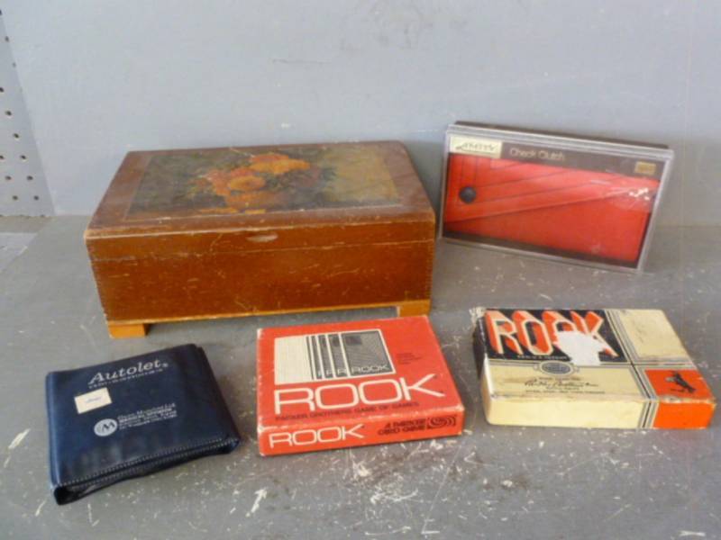 lot 187 image: Vintage Items