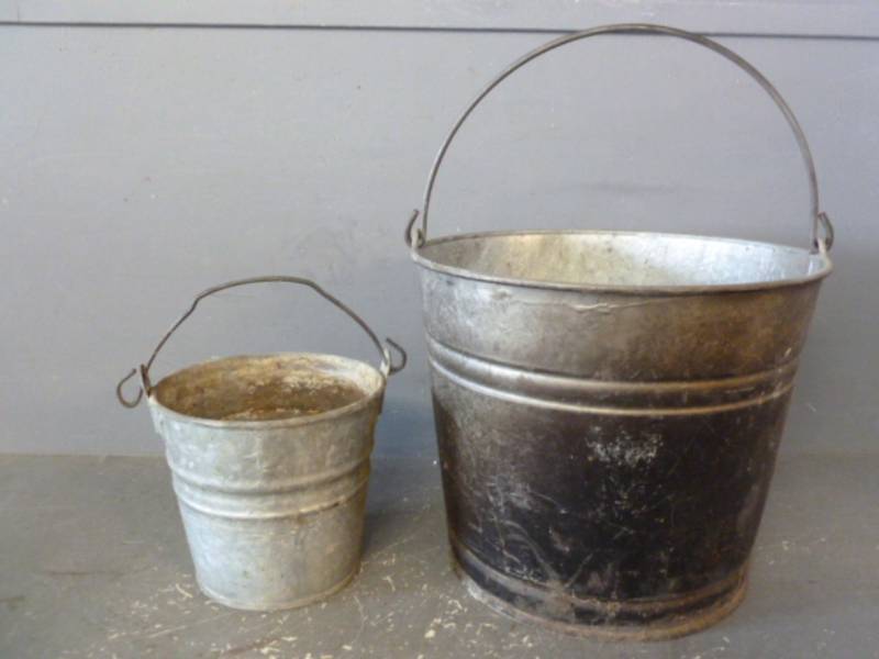 lot 189 image: Galvanized Steel Pails