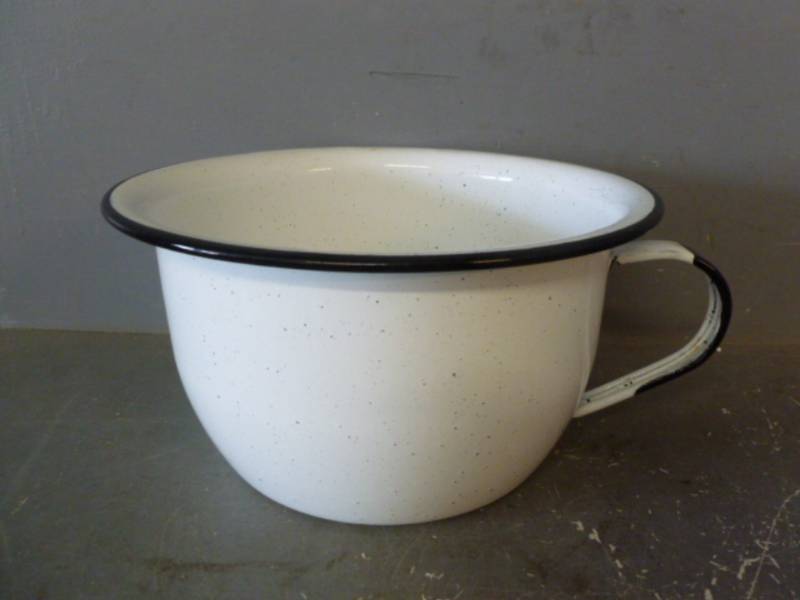 lot 191 image: Enamelware