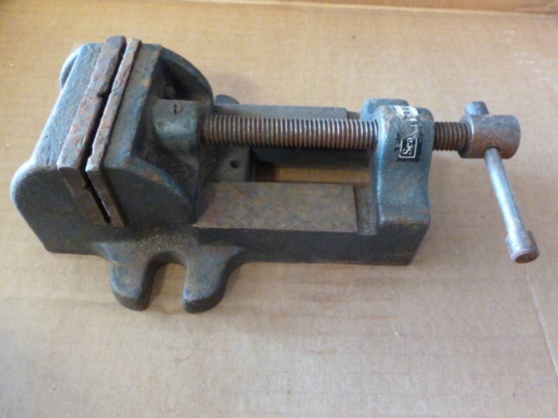 lot 196 image: Vintage Vise