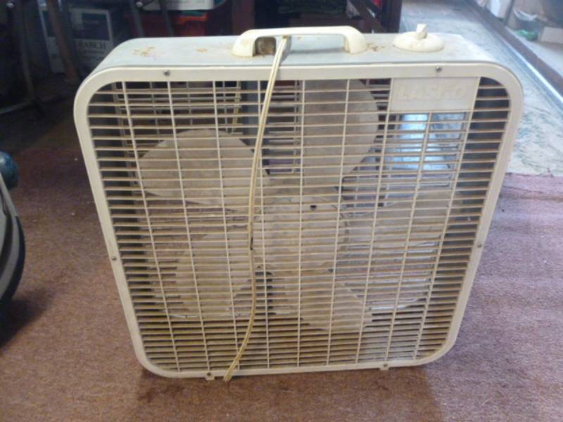 lot 205 image: Fan