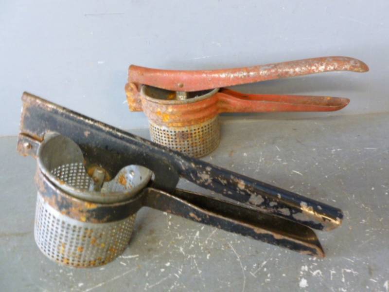 lot 215 image: Vintage Kitchen