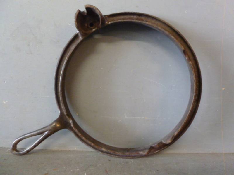 lot 217 image: Antique Cast Iron