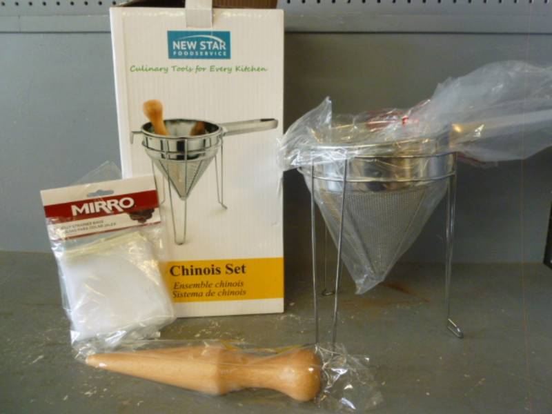 lot 221 image: New Chinois Set