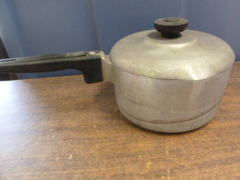 lot 243 image: Vintage Wagner Ware