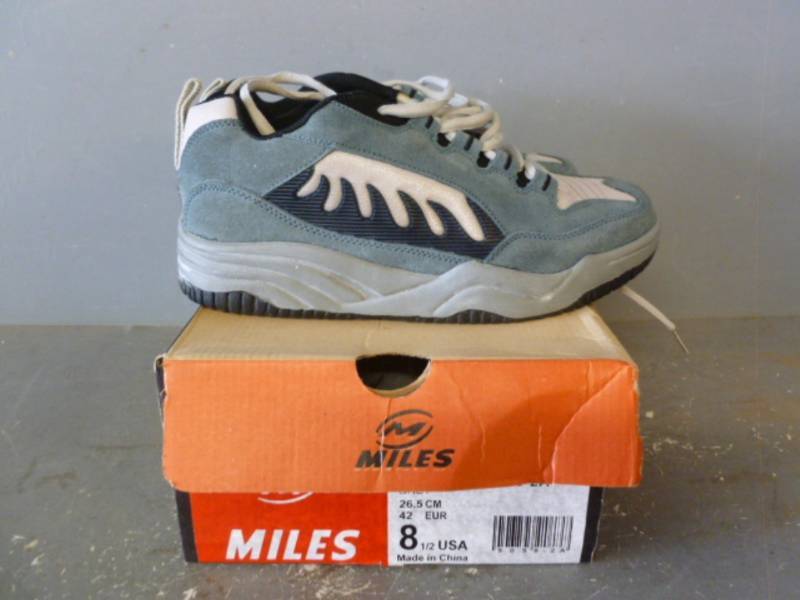 lot 281 image: New Shoes