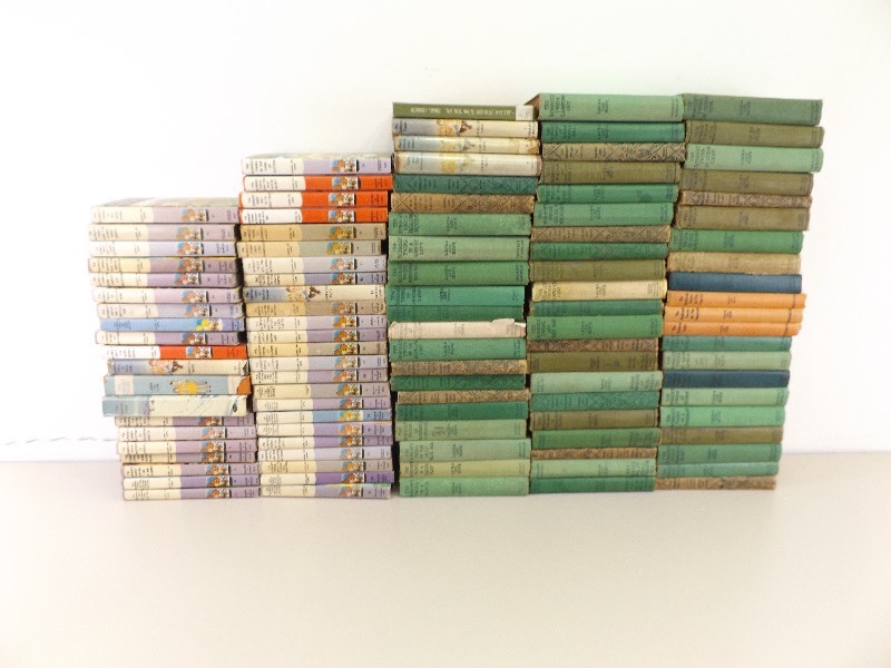 lot 22 image: 107 Vintage Bobbsey Twins Collection