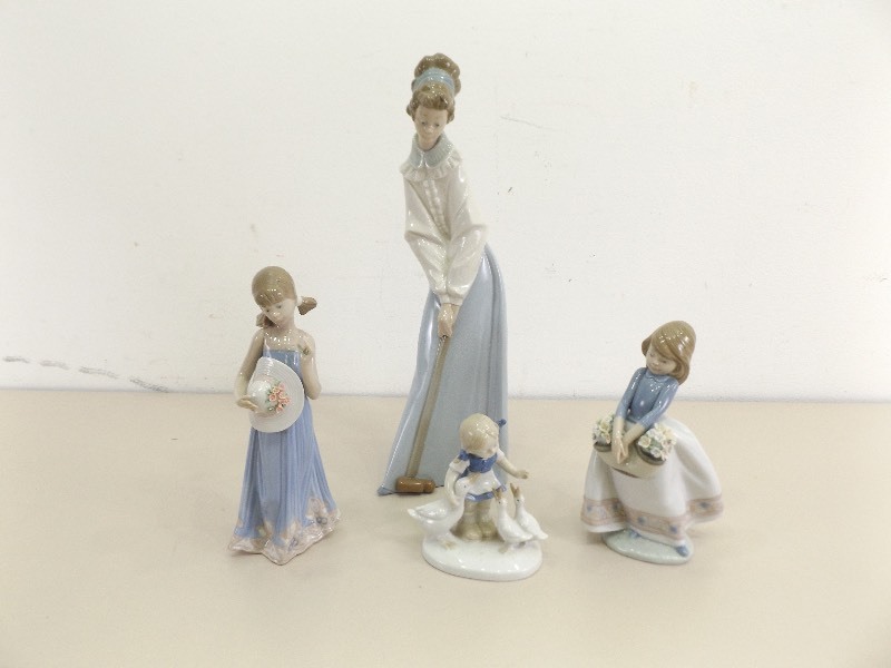 lot 36 image: Lot of Lladro etc. Porcelain Figures