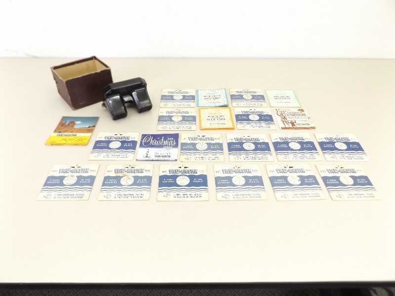 lot 11 image: Vintage ViewMaster With Reels