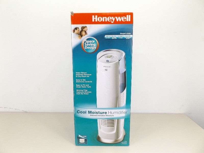 lot 56 image: New in Box Honeywell Cool Moisture Humidifier