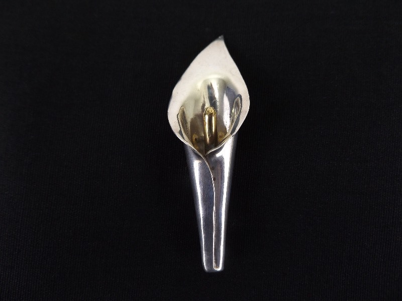 lot 78 image: .925 Sterling Silver Calla Lily Brooch