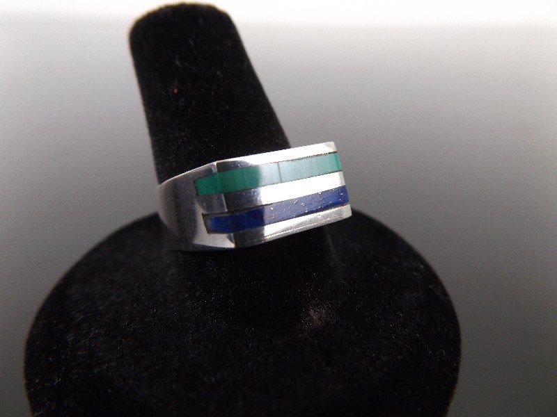 lot 88 image: .925 Sterling Silver Inlayed Blue and Green Stone Ring Size 8