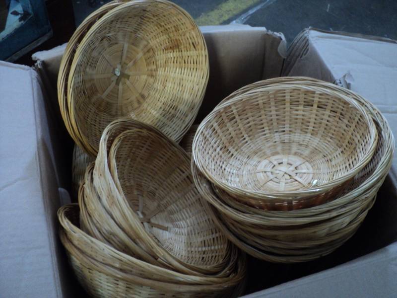 lot 9 image: 50 or more Baskets 9 and 10 Diam...