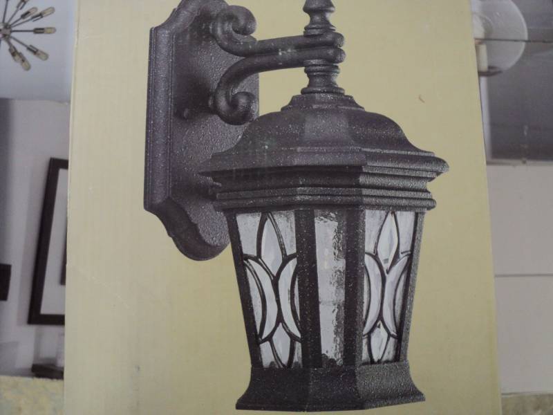 lot 32 image: Progress Lighting Cranbook Collecti...