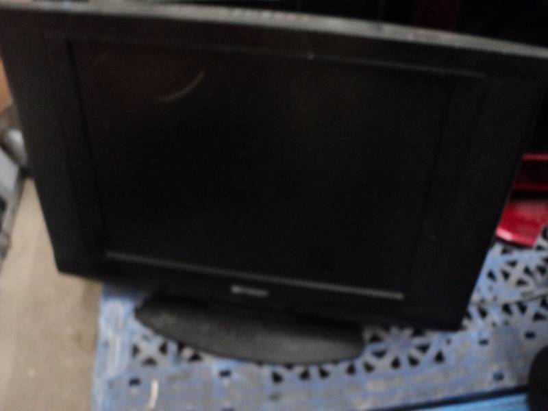 lot 70 image: Emerson TV 20 Powers On...