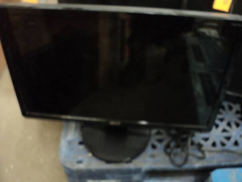 lot 72 image: ACER TV 19 Powers On...