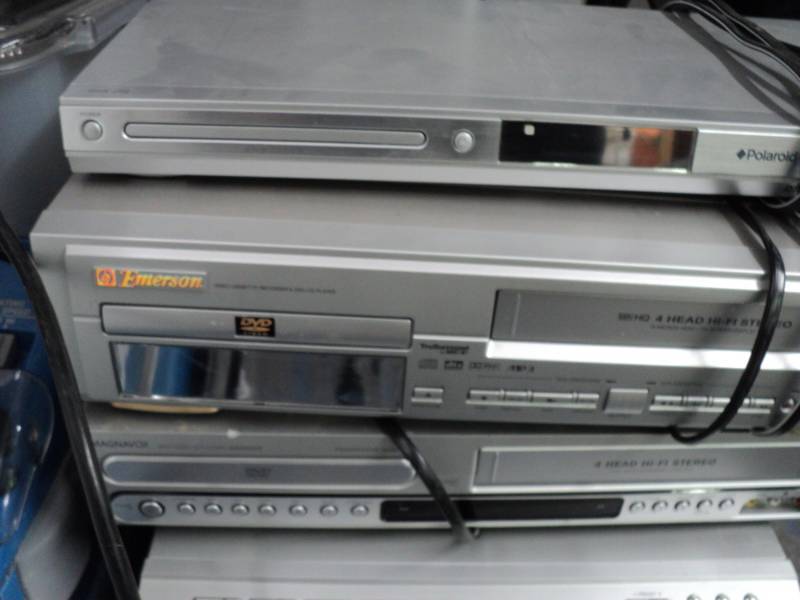 lot 87 image: Magnovox, Emerson, and Polaroid DVD...