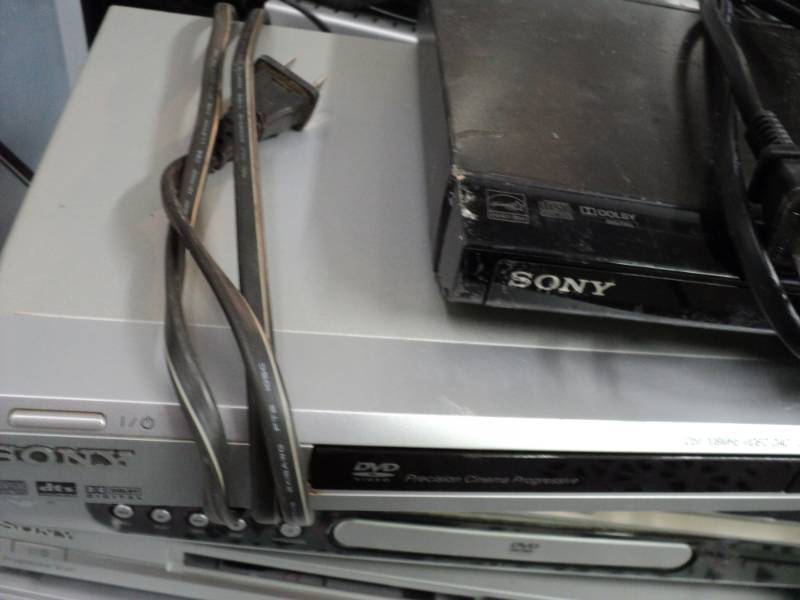 lot 89 image: 2 Sony DVD players Powers On...