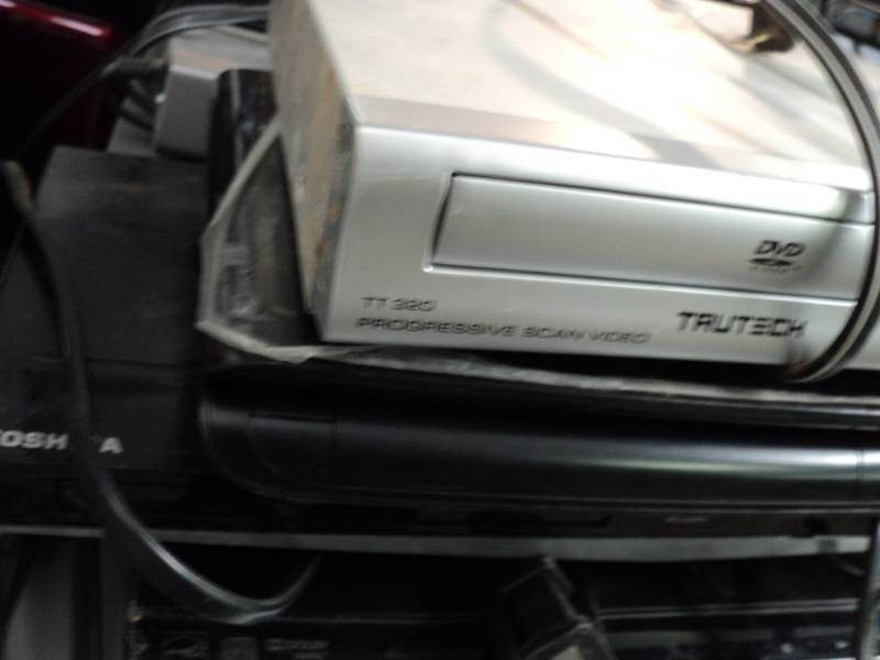 lot 90 image: Tru Tech, Insignia and Toshira DVD ...