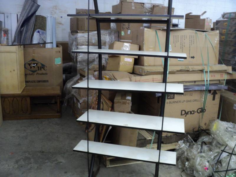 lot 129 image: 5 Shelf Metal with Wood Shelves Dis...