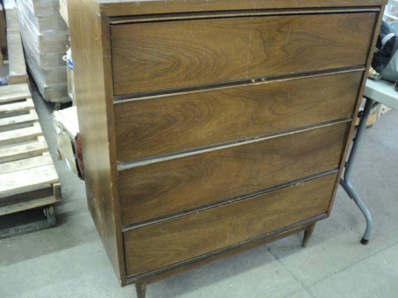 lot 139 image: 4 Drawer Chest 36 x 18 x 42...