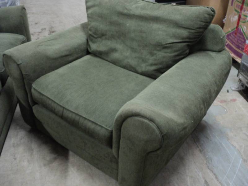 lot 155 image: Oversize Chair matches Lot 154...
