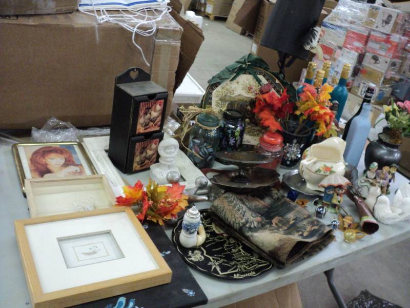 lot 180 image: Dcor Lot see all pictures...