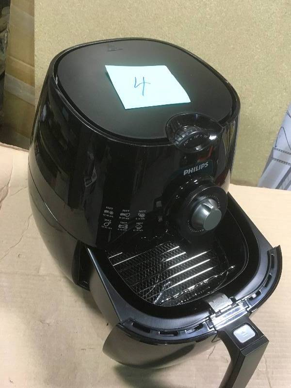lot 4 image: PHILLIPS AIR FRYER in like new condition