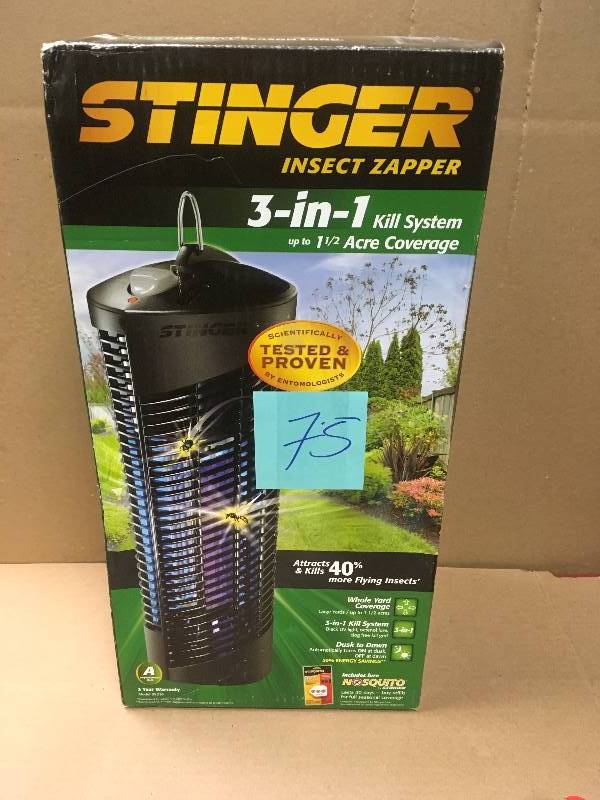 lot 75 image: Stinger 1.5 Acre 3-in-1 Insect Zapper, BK310
