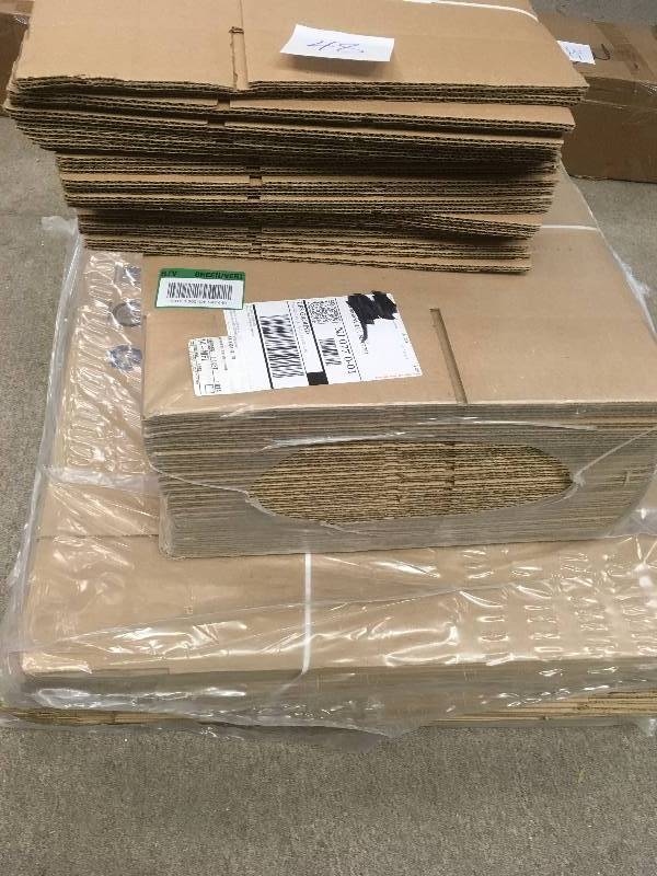 lot 48 image: Pratt Retail Specialties 24 in. L x 5 in. W x 18 in. D Box (25-Pack) and 2 more pack whit diferents sizes not used