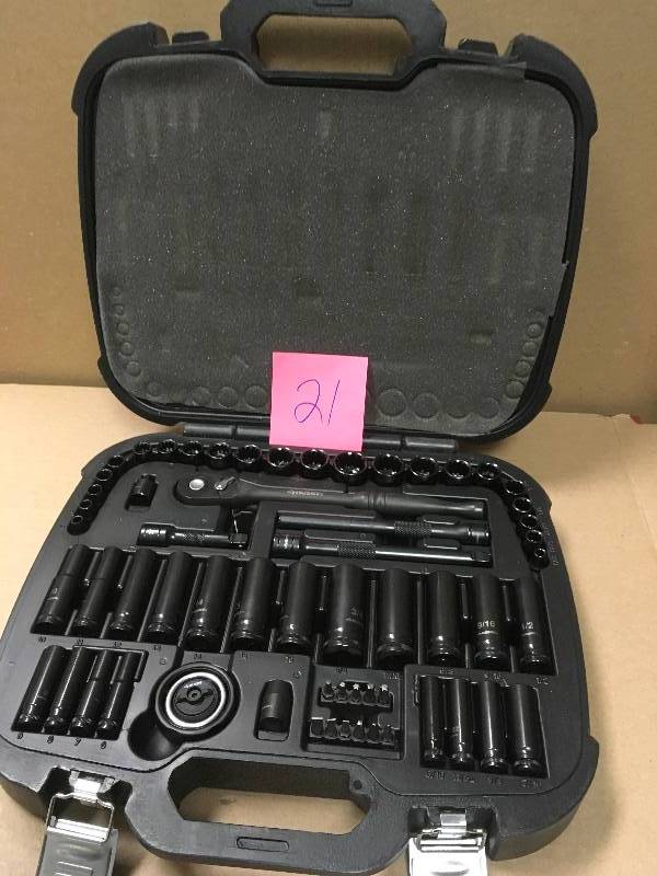 lot 21 image: Husky 38 in. Drive 100-Position Universal SAE and Metric Mechanics Tool Set (60-Piece) in like new condition