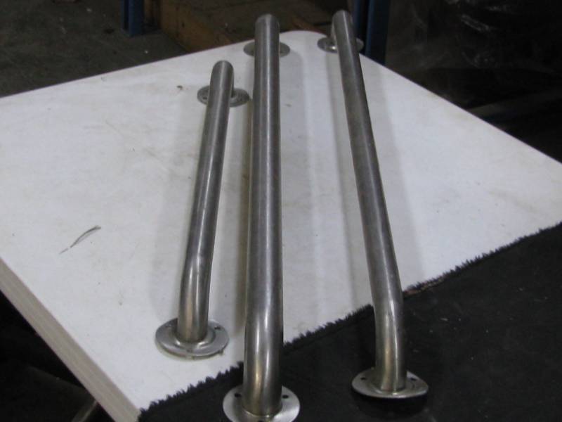 lot 4 image: Handy-Cap Assist Handles