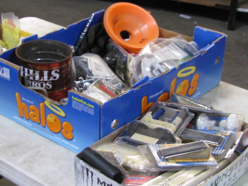 lot 14 image: Misc Hardware