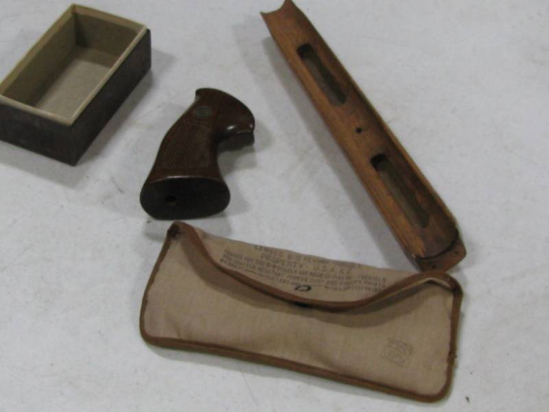 lot 24 image: Gun Parts