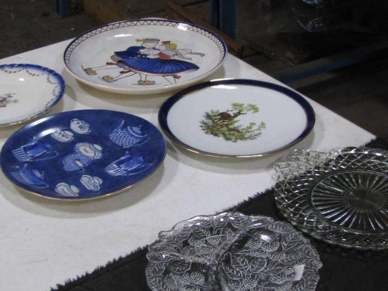 lot 33 image: Plates & Platters